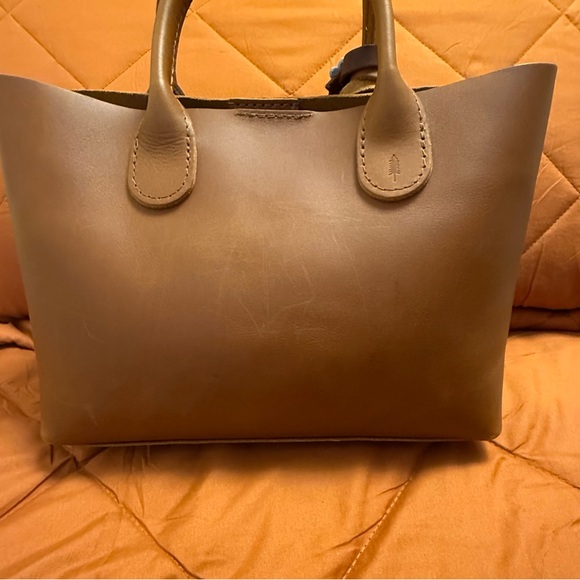 Portland Leather Raindrop in Honey. Includes jumbo tassel and flower clip. - Picture 2 of 4